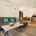 וילה Relax House Nizic Drazice